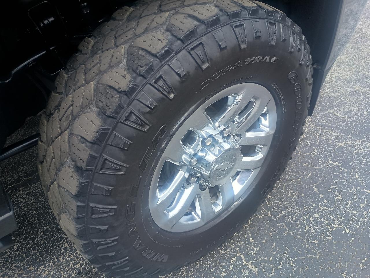 Chevrolet Silverado 2500HD Built After Aug 14 4WD Crew Cab 153.7" LTZ 2015