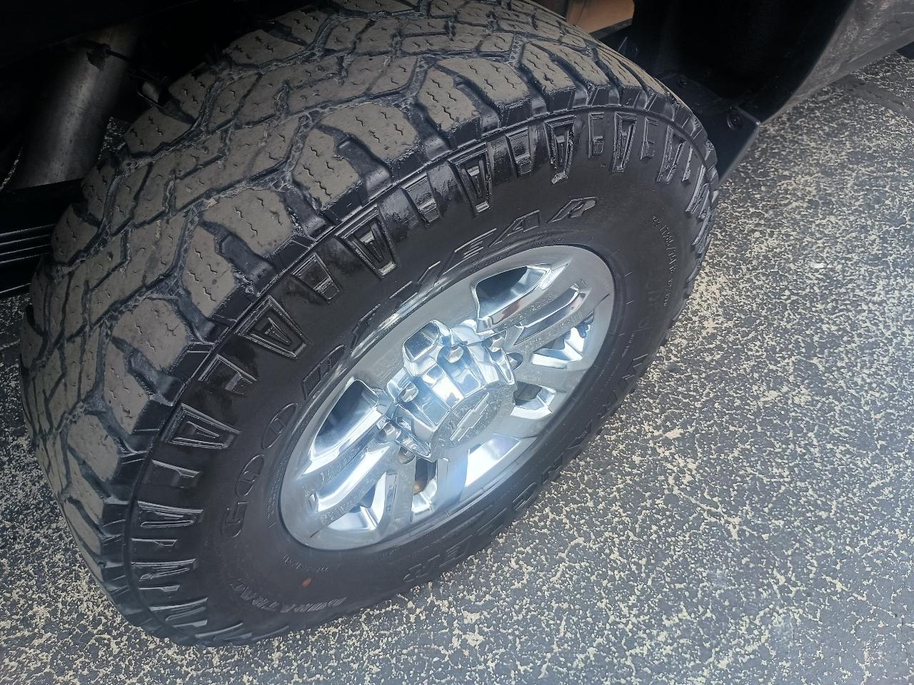 Chevrolet Silverado 2500HD Built After Aug 14 4WD Crew Cab 153.7" LTZ 2015