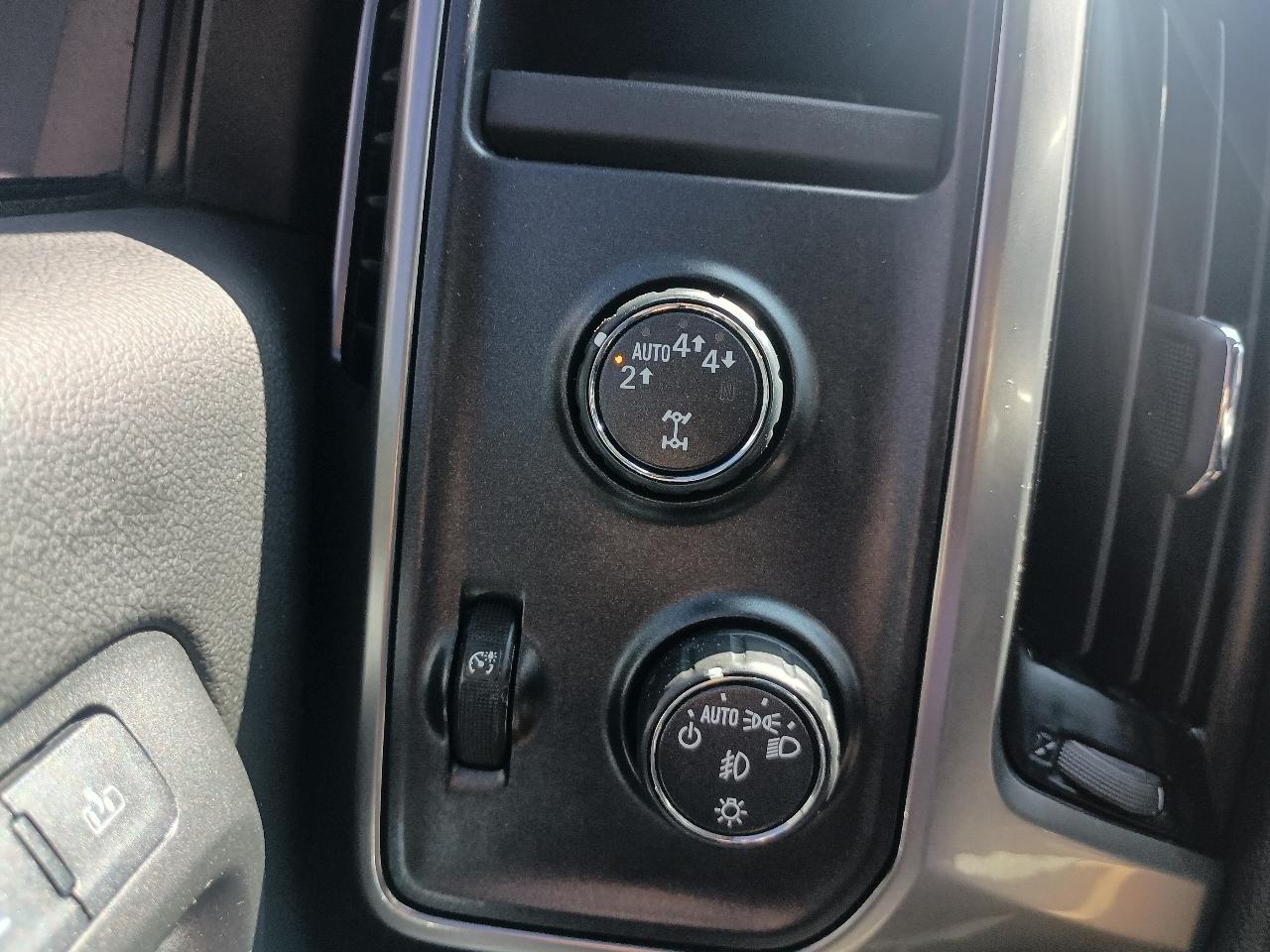 Chevrolet Silverado 1500 4WD Crew Cab 143.5" LTZ w/2LZ 2017