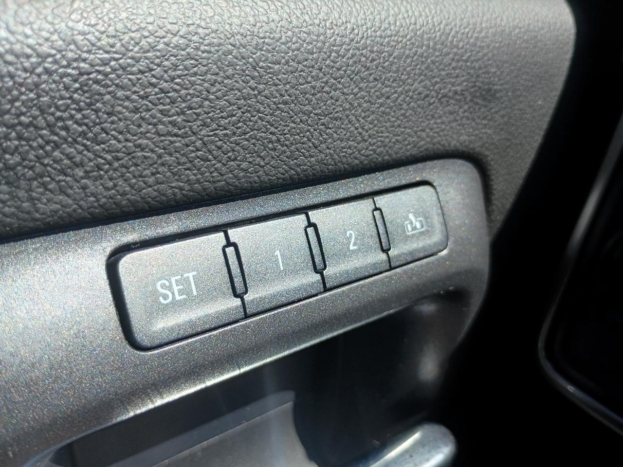 Chevrolet Silverado 1500 4WD Crew Cab 143.5" LTZ w/2LZ 2017