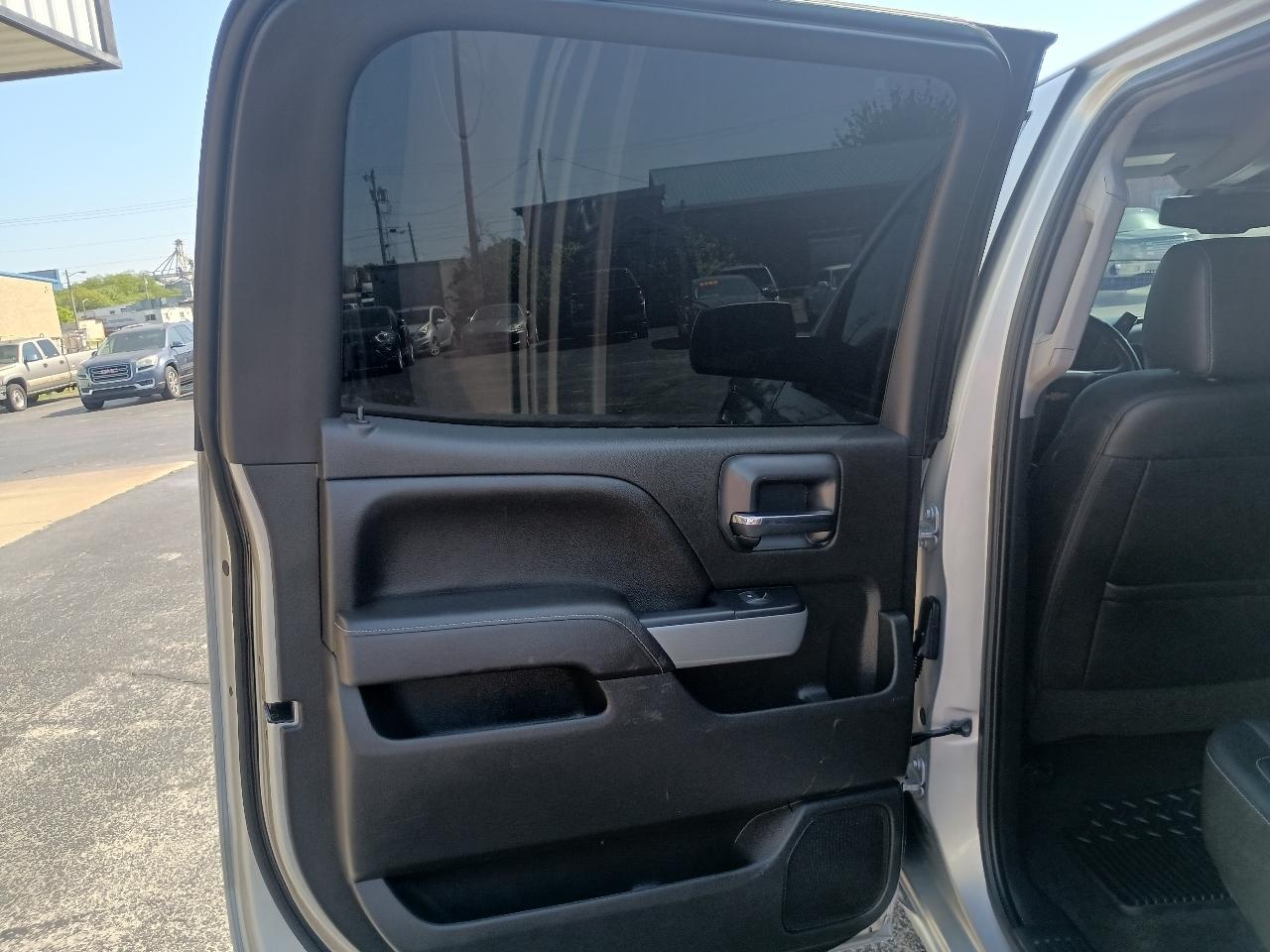 Chevrolet Silverado 1500 4WD Crew Cab 143.5" LTZ w/2LZ 2017