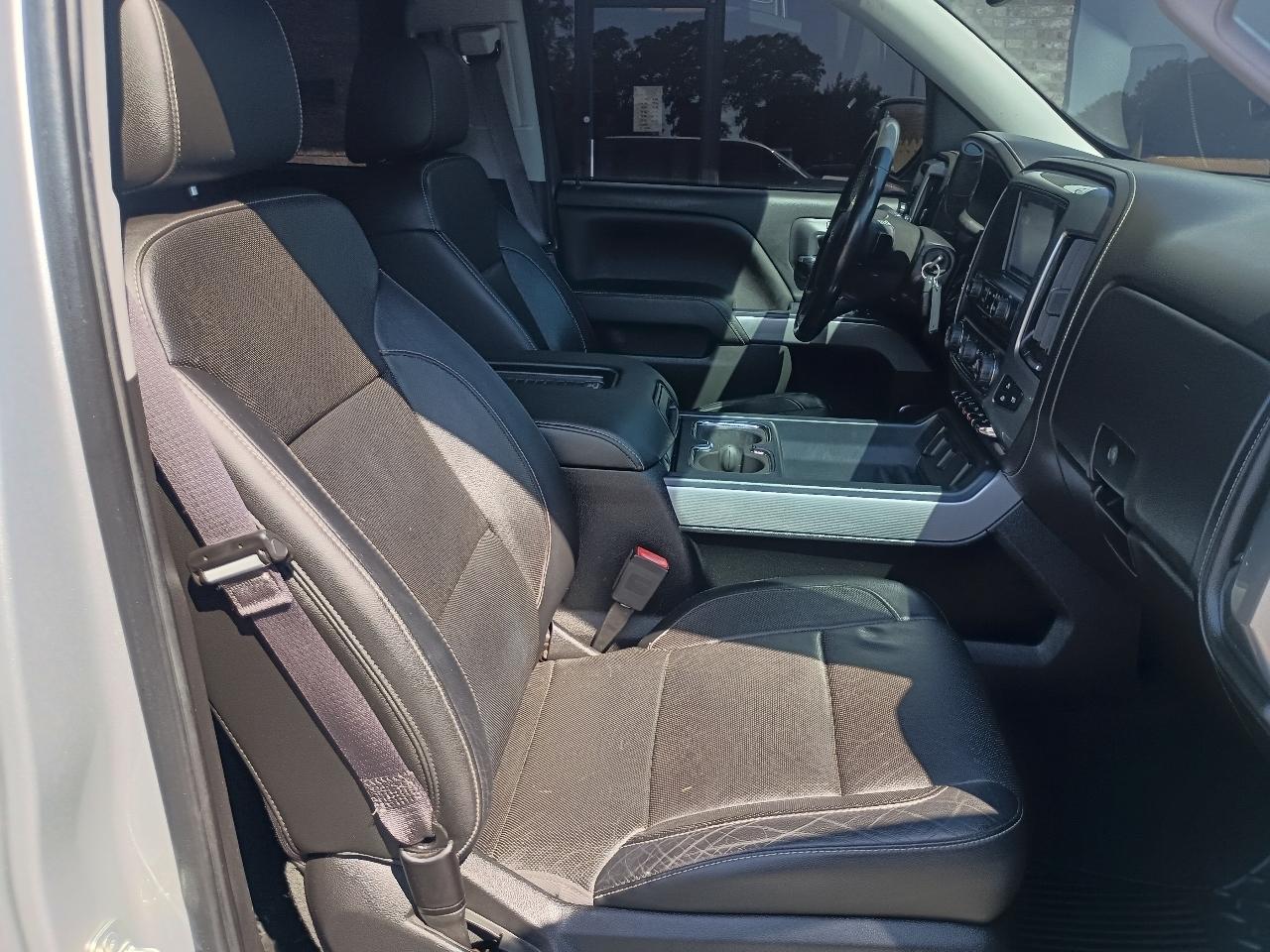 Chevrolet Silverado 1500 4WD Crew Cab 143.5" LTZ w/2LZ 2017