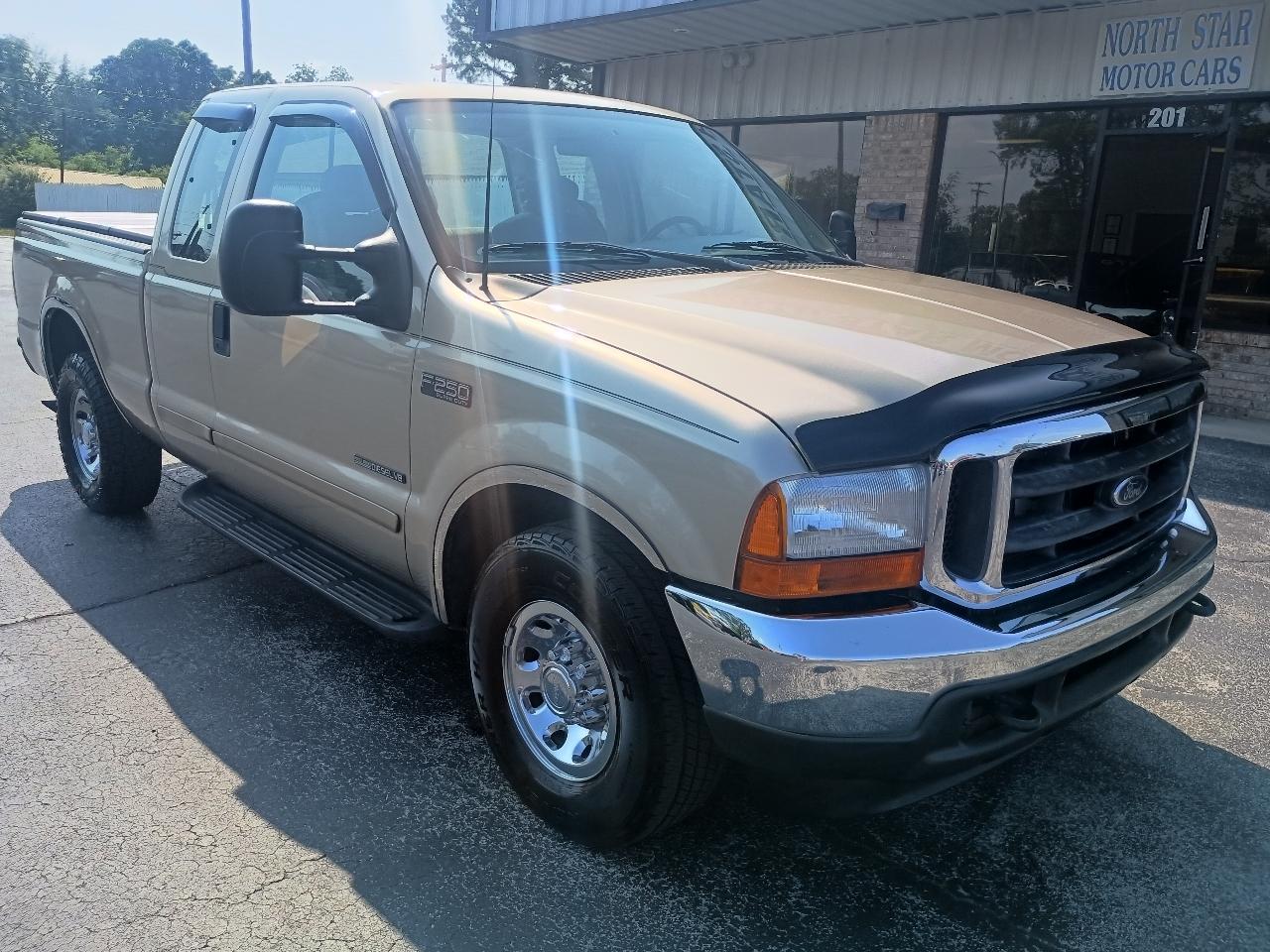 Ford Super Duty F-250 Supercab 142" XLT 2001