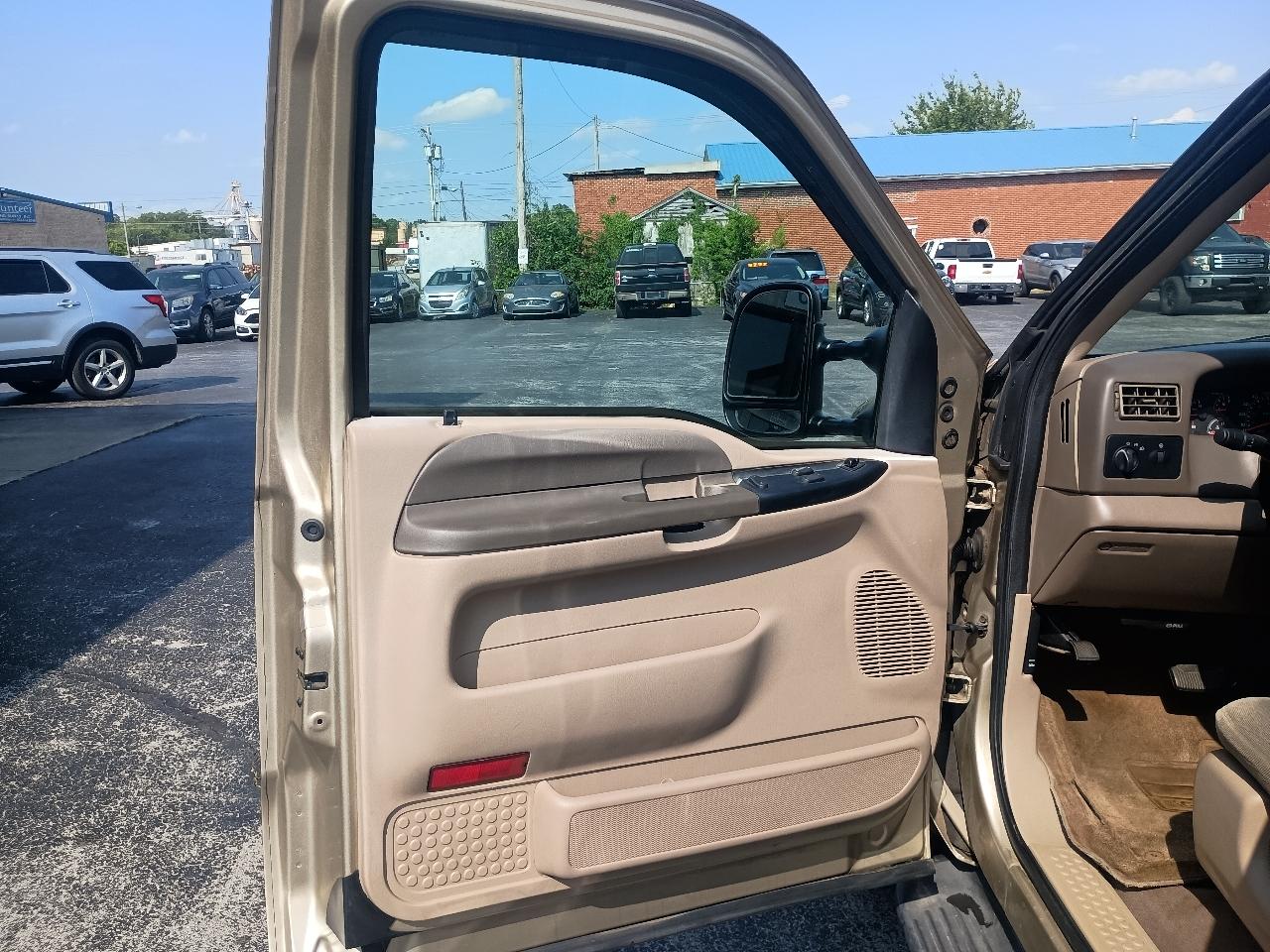 Ford Super Duty F-250 Supercab 142" XLT 2001