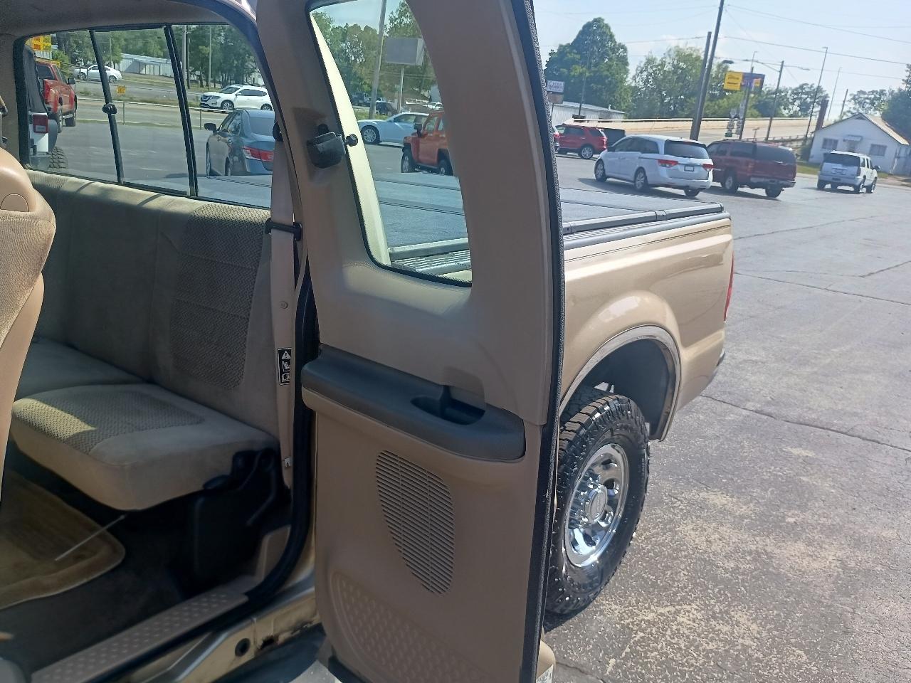 Ford Super Duty F-250 Supercab 142" XLT 2001