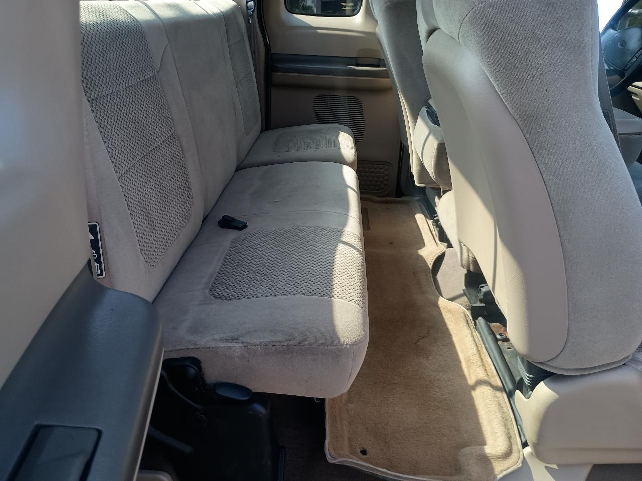 Ford Super Duty F-250 Supercab 142" XLT 2001