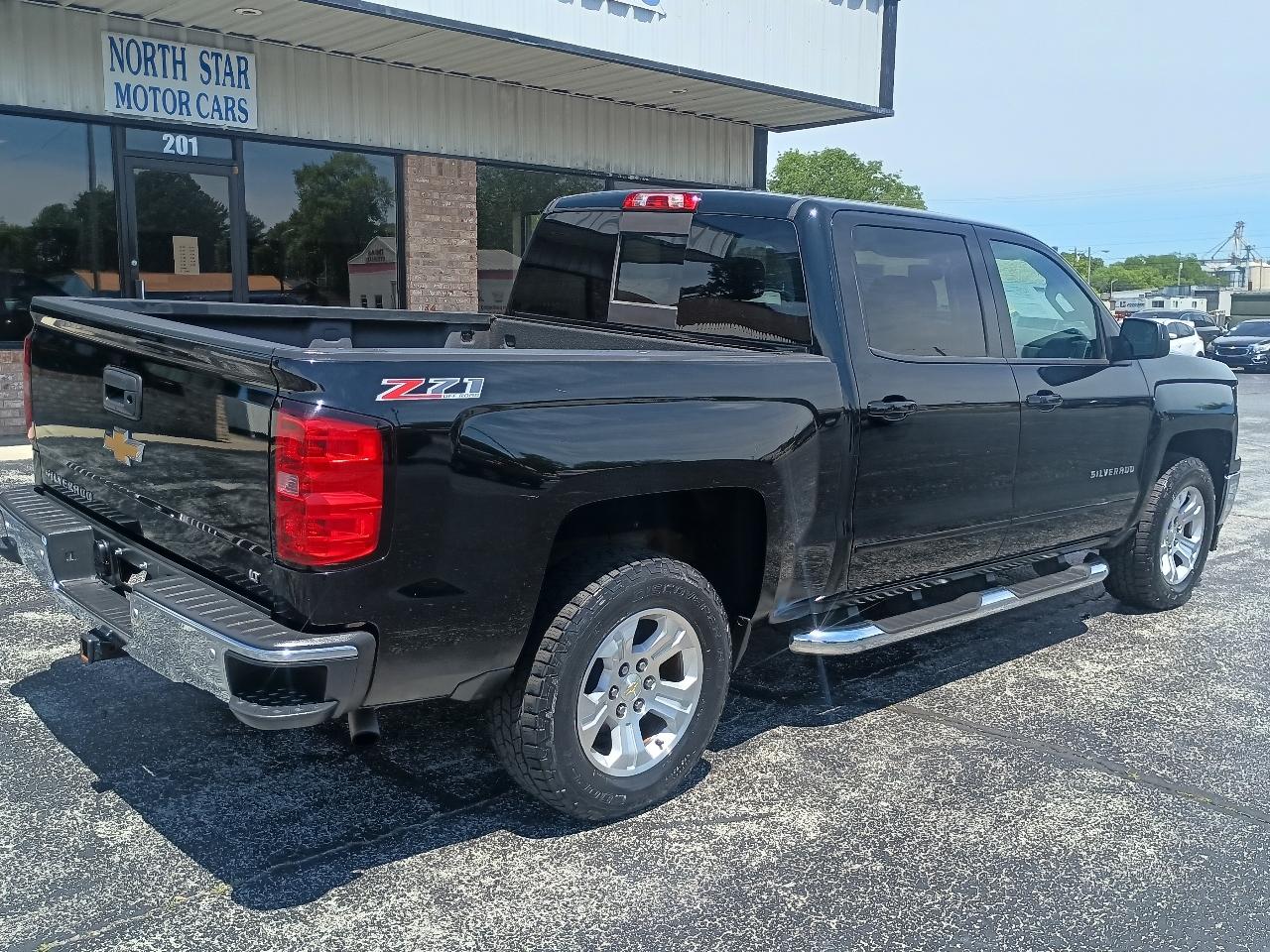 Chevrolet Silverado 1500 4WD Crew Cab 143.5" LT w/2LT 2015