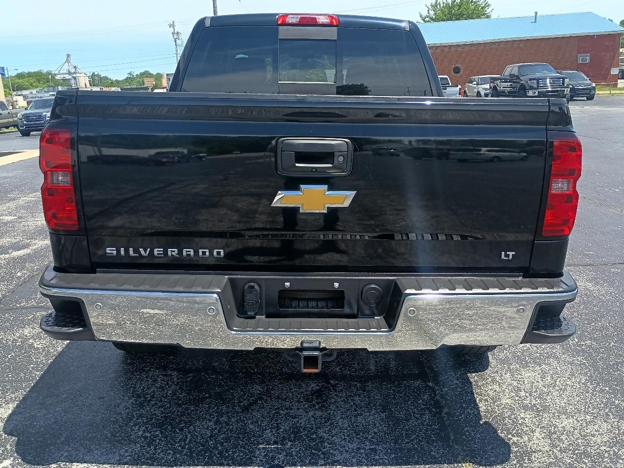 Chevrolet Silverado 1500 4WD Crew Cab 143.5" LT w/2LT 2015