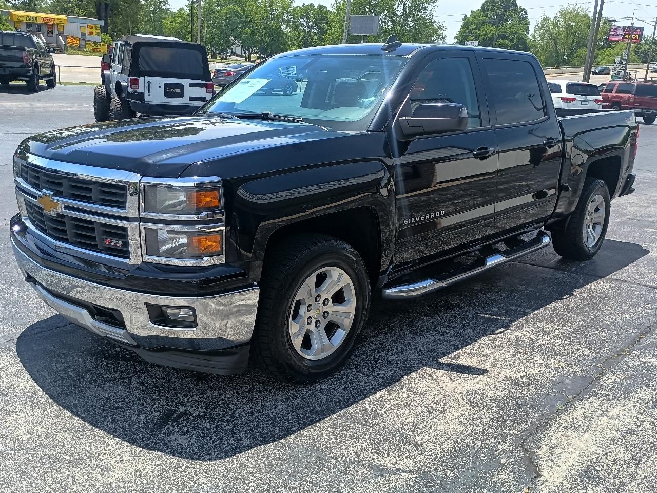 Chevrolet Silverado 1500 4WD Crew Cab 143.5" LT w/2LT 2015