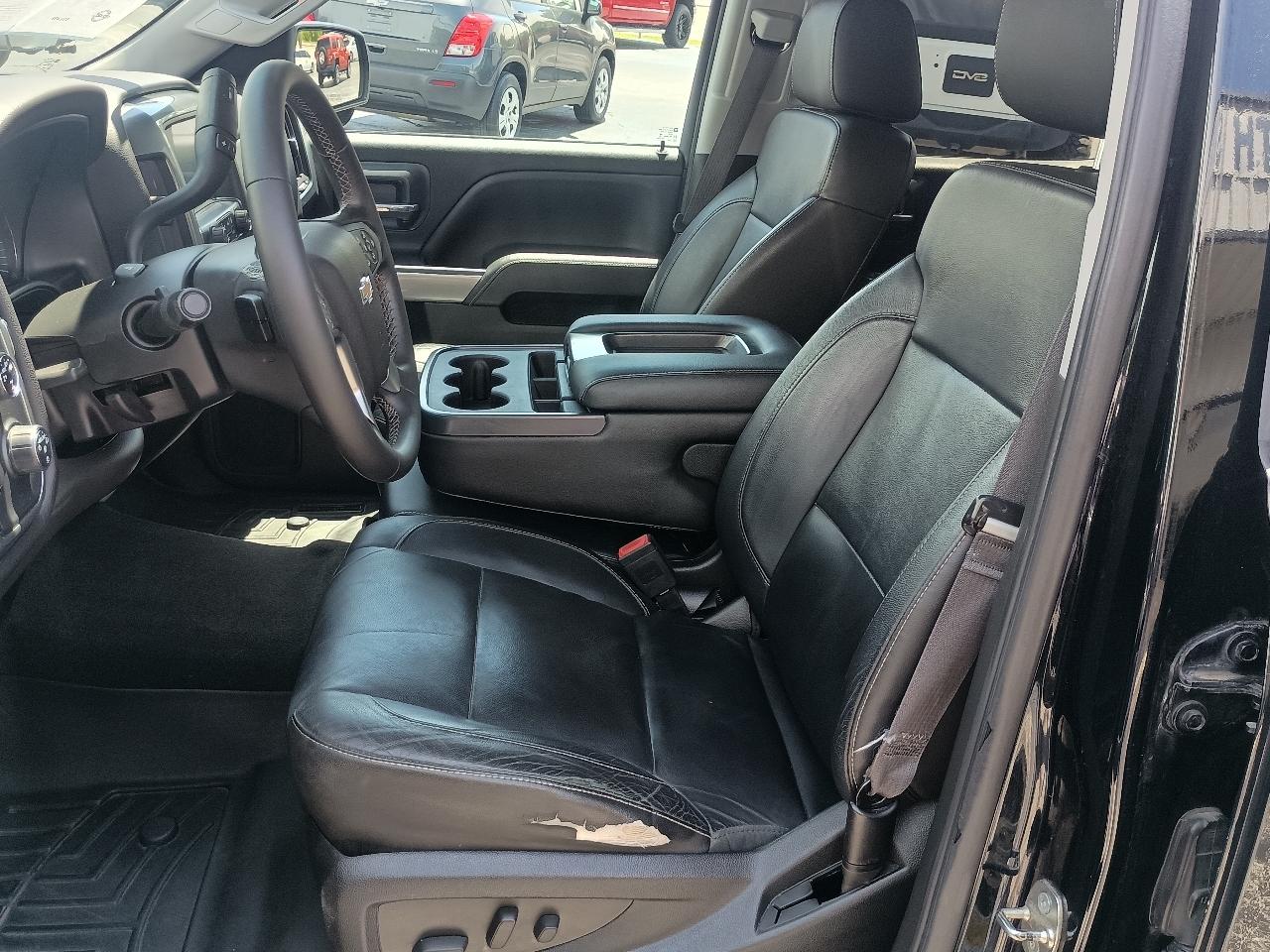 Chevrolet Silverado 1500 4WD Crew Cab 143.5" LT w/2LT 2015