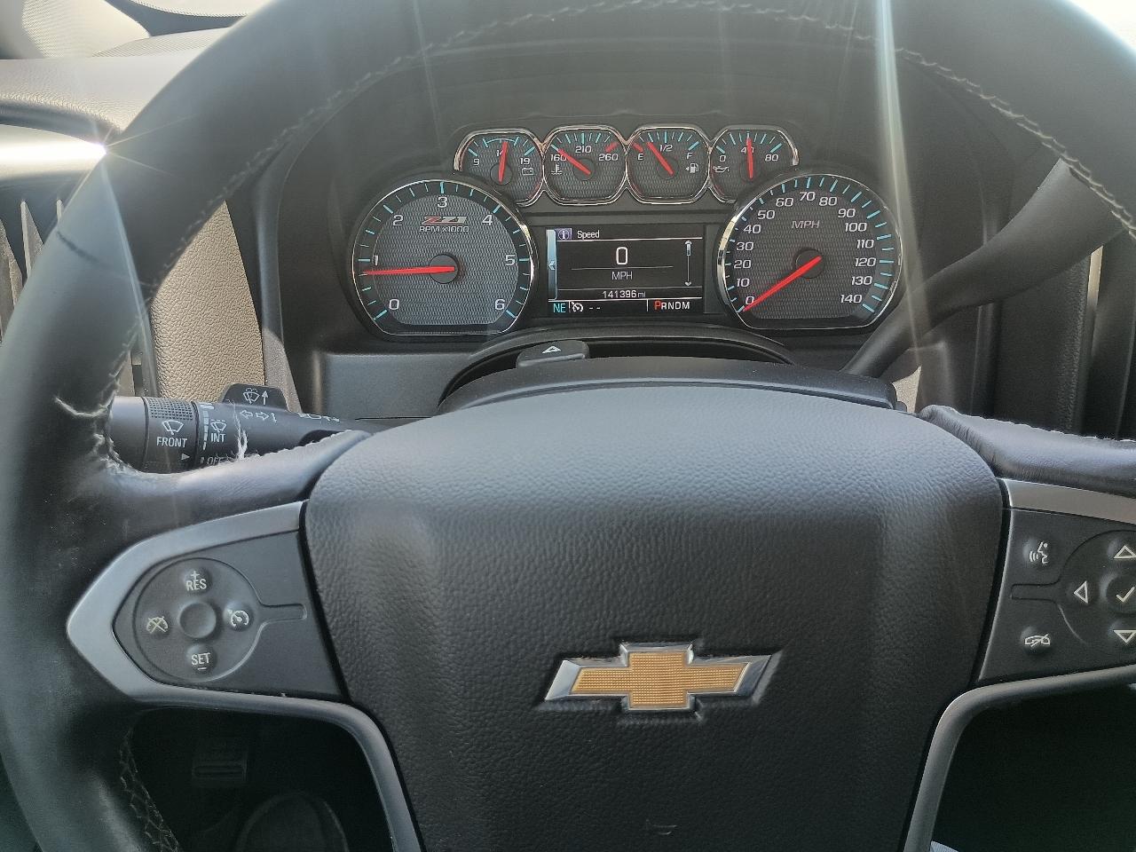 Chevrolet Silverado 1500 4WD Crew Cab 143.5" LT w/2LT 2015
