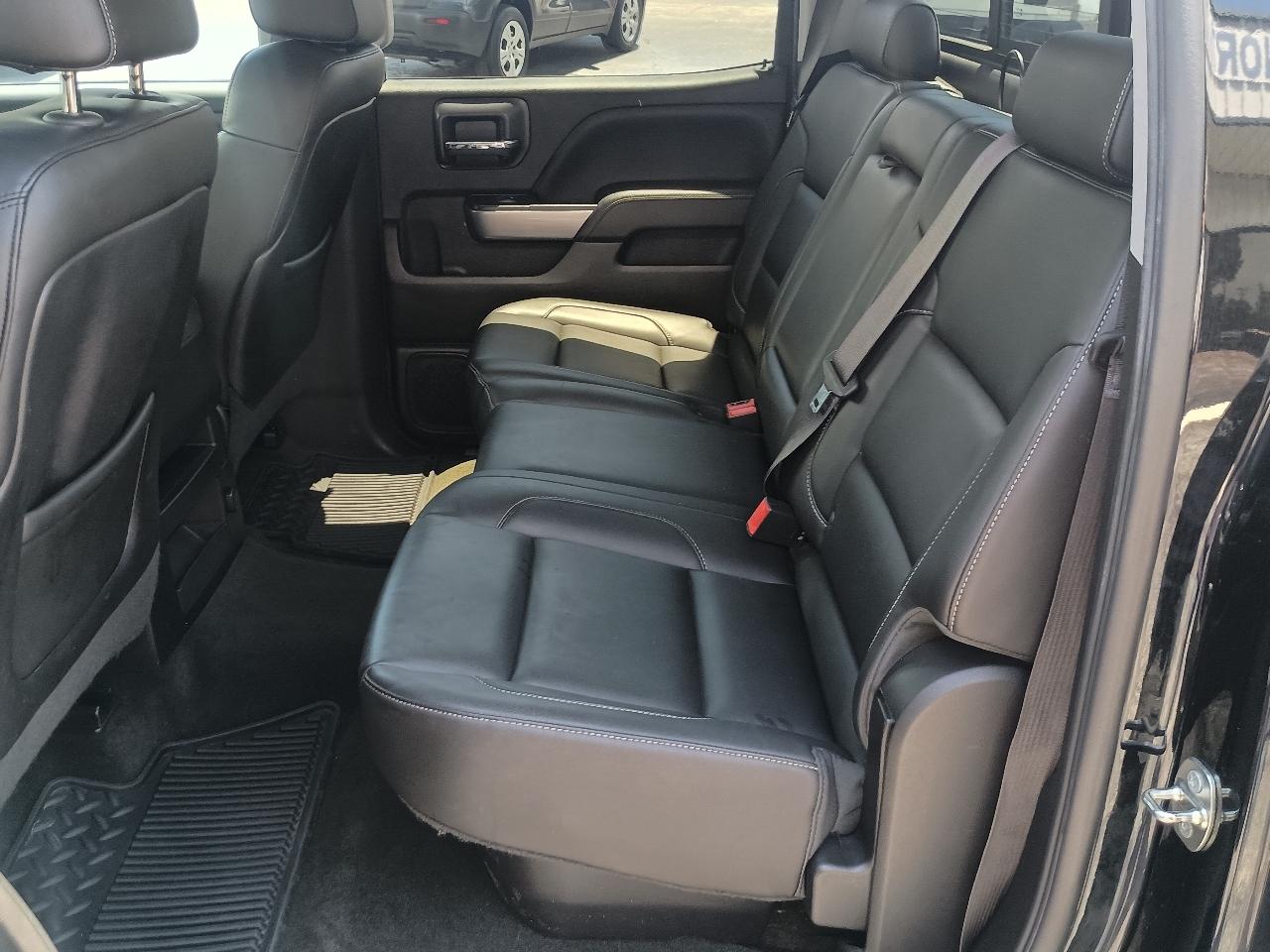 Chevrolet Silverado 1500 4WD Crew Cab 143.5" LT w/2LT 2015