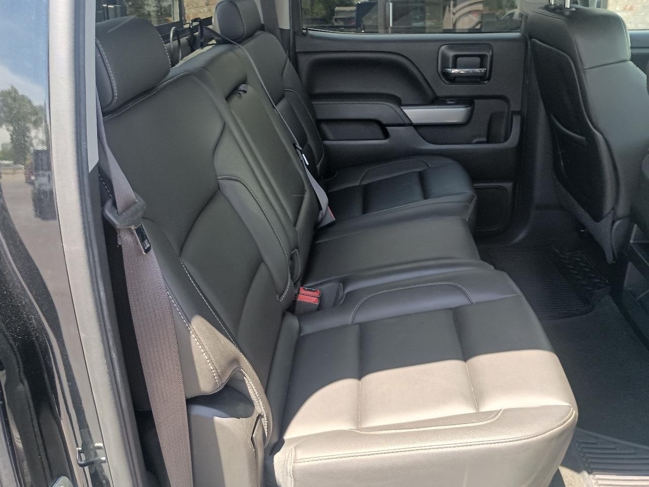 Chevrolet Silverado 1500 4WD Crew Cab 143.5" LT w/2LT 2015