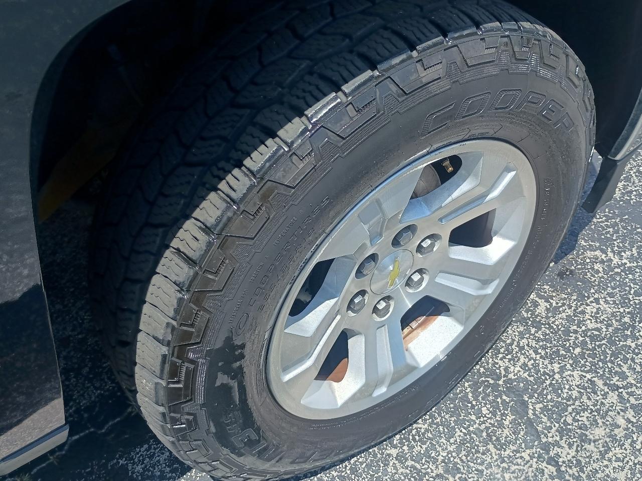 Chevrolet Silverado 1500 4WD Crew Cab 143.5" LT w/2LT 2015