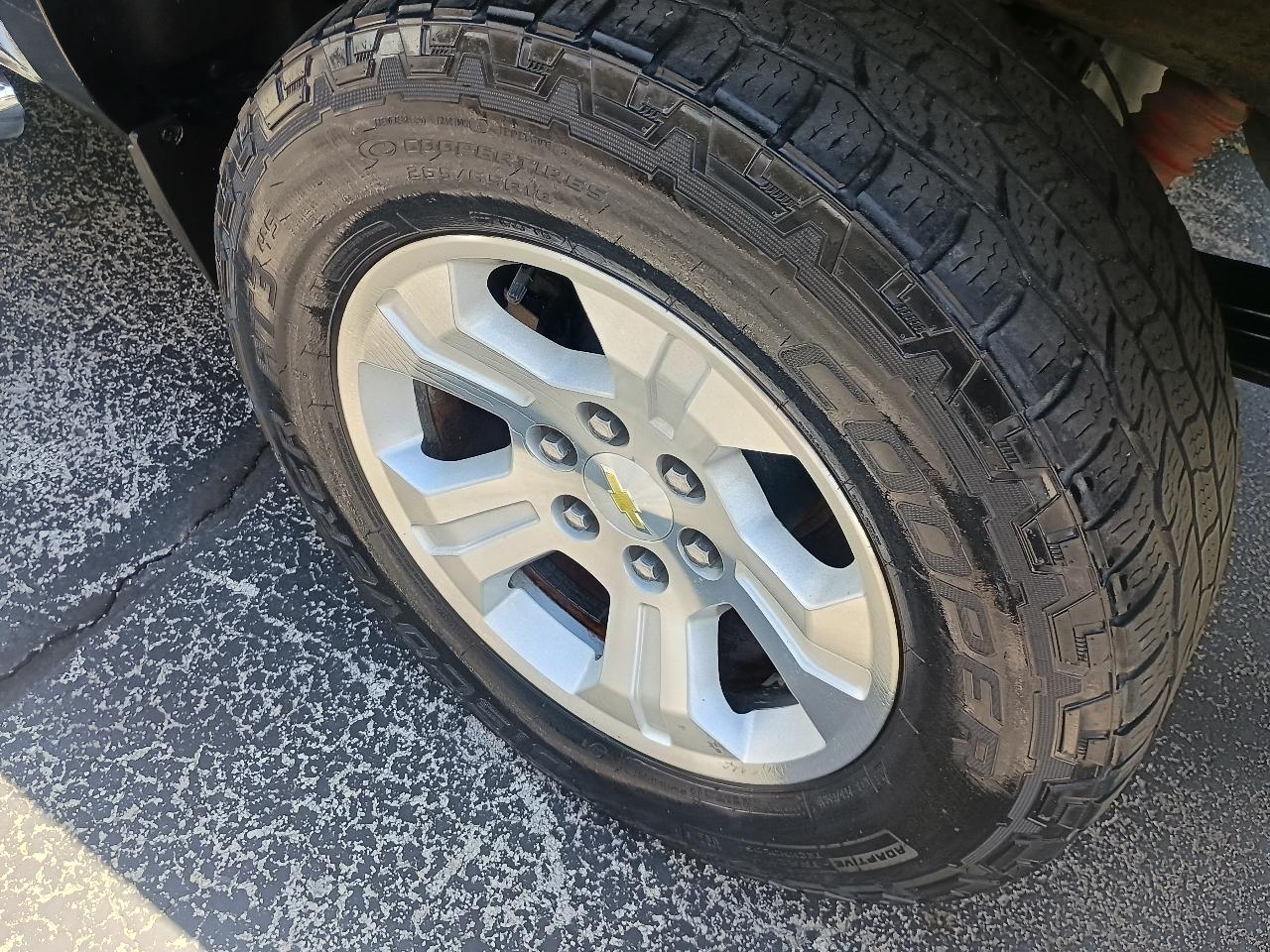 Chevrolet Silverado 1500 4WD Crew Cab 143.5" LT w/2LT 2015