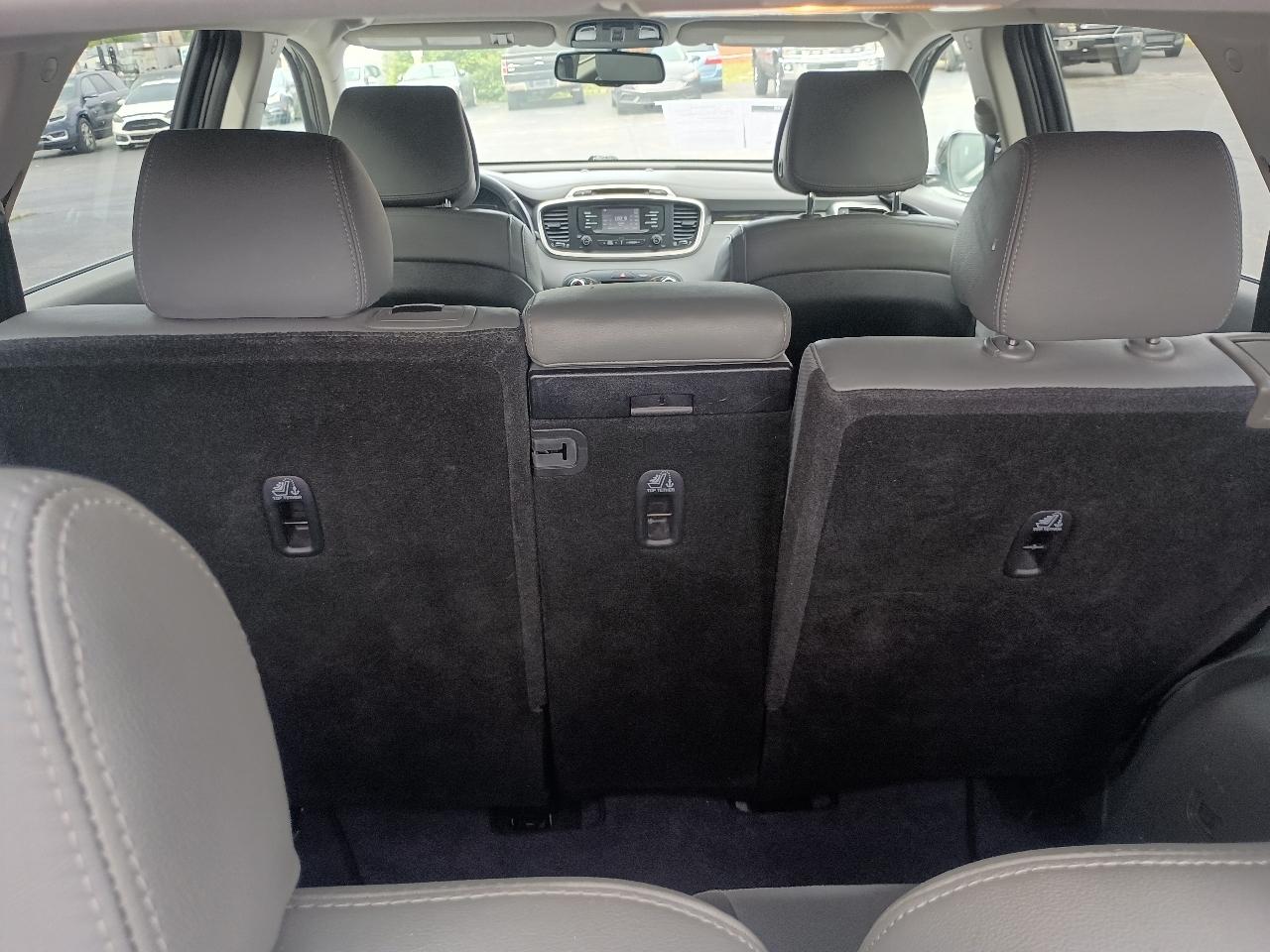 Kia Sorento AWD 4dr 3.3L EX 2016