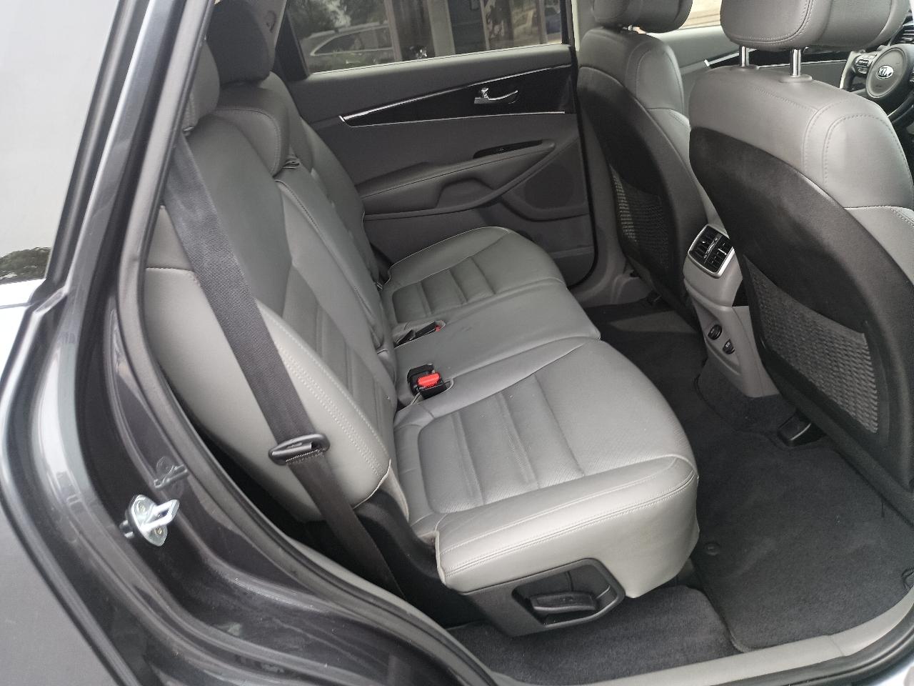 Kia Sorento AWD 4dr 3.3L EX 2016