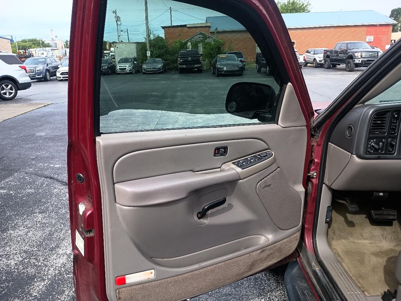 GMC Yukon XL 4dr 1500 4WD SLE 2004