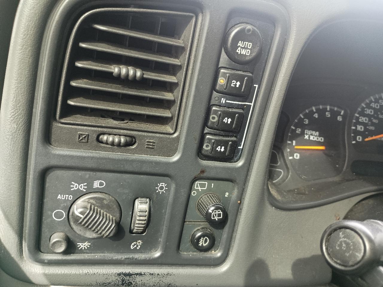 GMC Yukon XL 4dr 1500 4WD SLE 2004