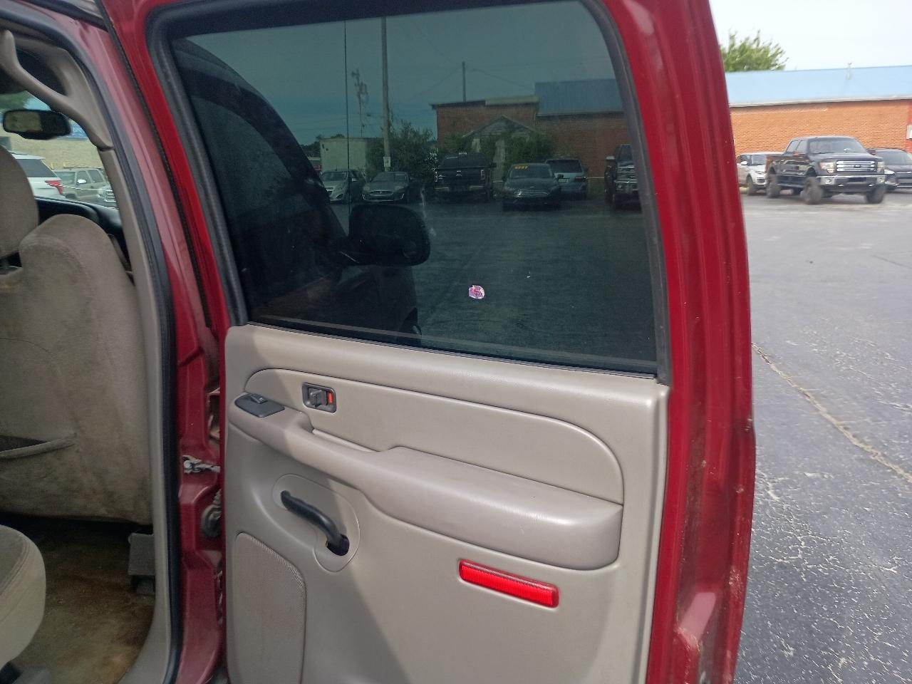 GMC Yukon XL 4dr 1500 4WD SLE 2004