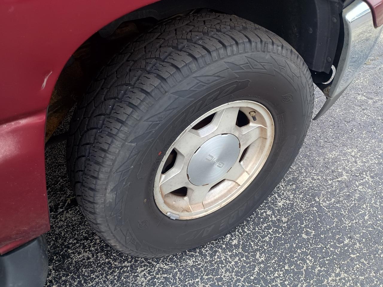 GMC Yukon XL 4dr 1500 4WD SLE 2004