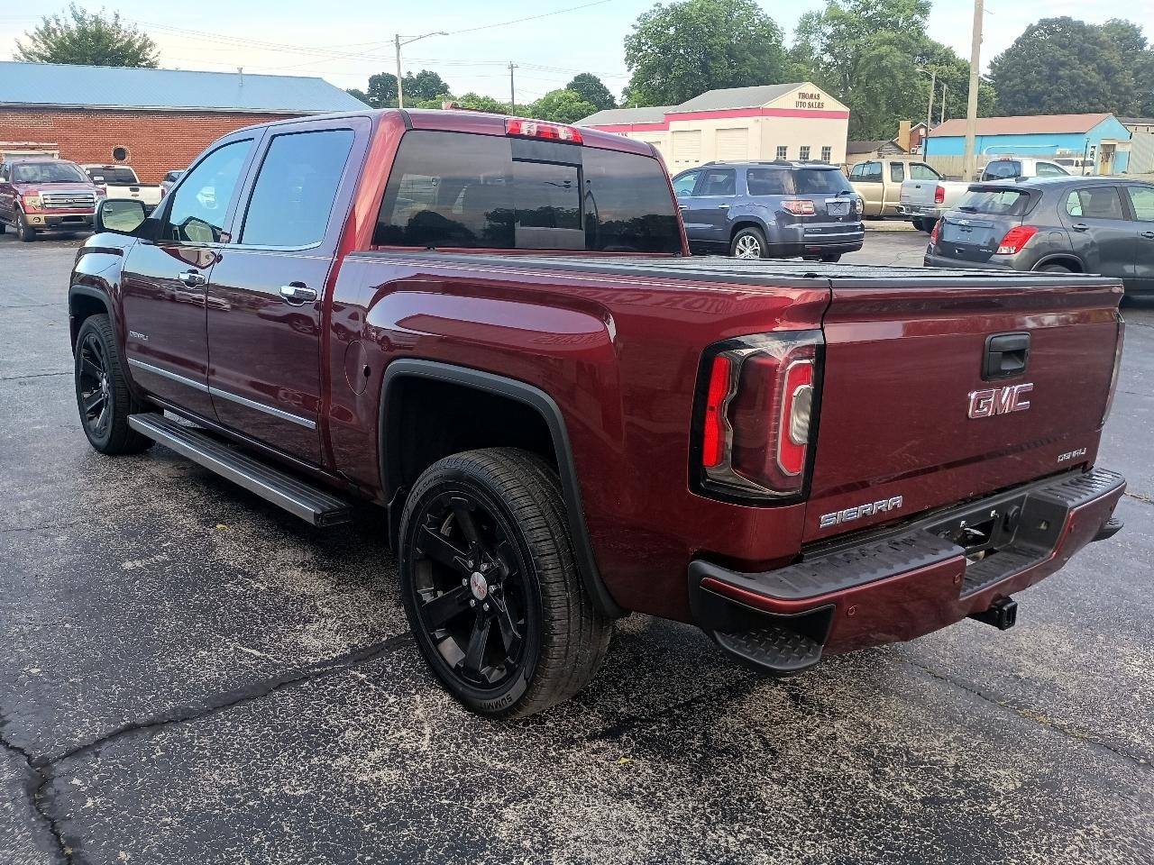 GMC Sierra 1500 4WD Crew Cab 143.5" Denali 2016