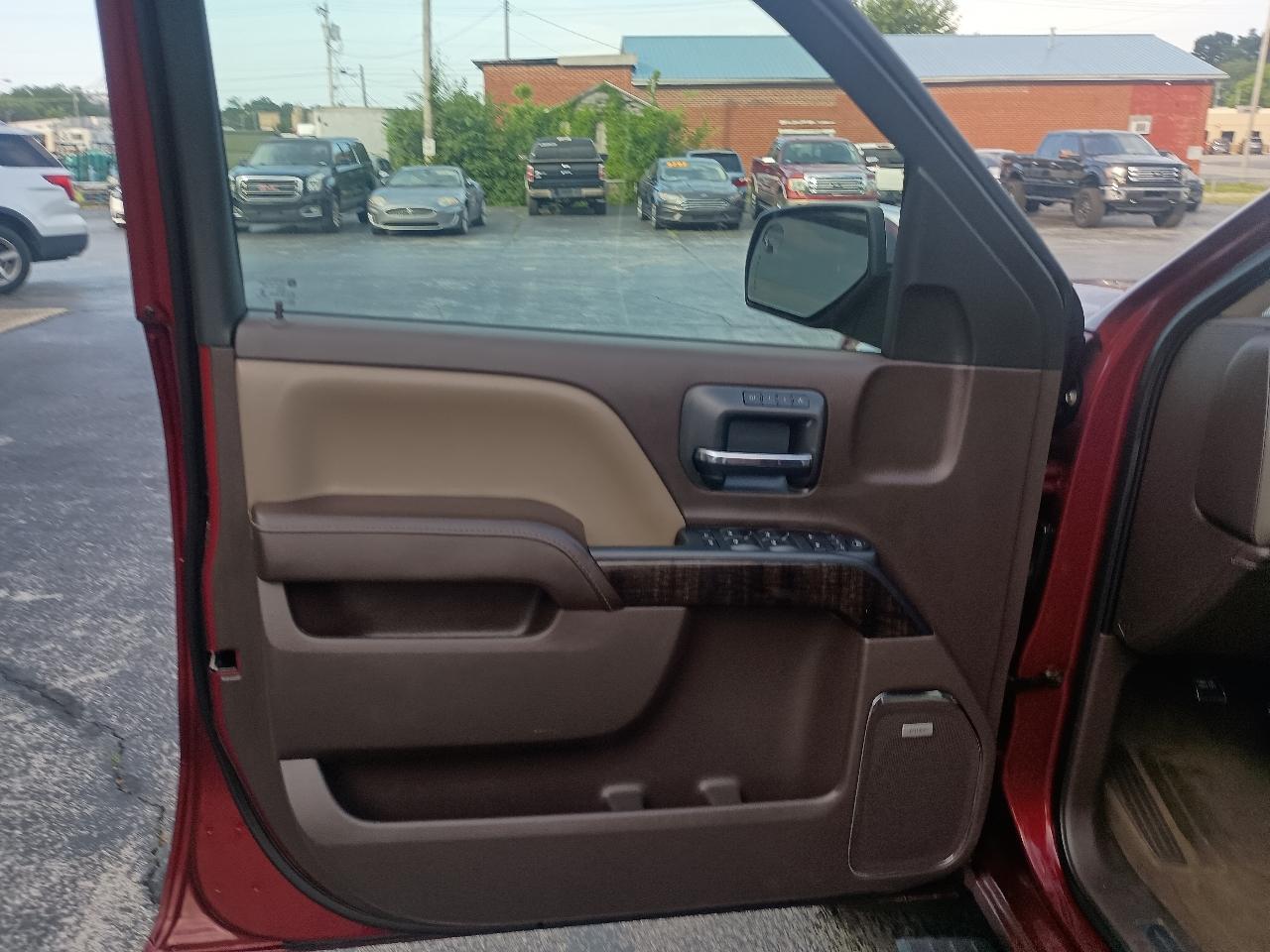GMC Sierra 1500 4WD Crew Cab 143.5" Denali 2016