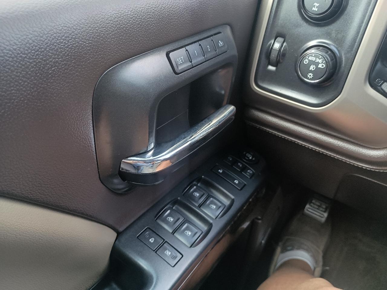 GMC Sierra 1500 4WD Crew Cab 143.5" Denali 2016