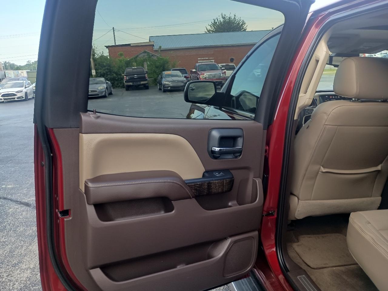 GMC Sierra 1500 4WD Crew Cab 143.5" Denali 2016
