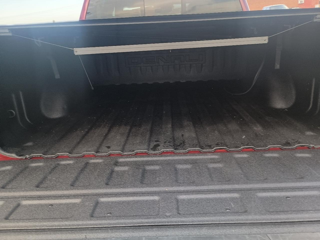 GMC Sierra 1500 4WD Crew Cab 143.5" Denali 2016