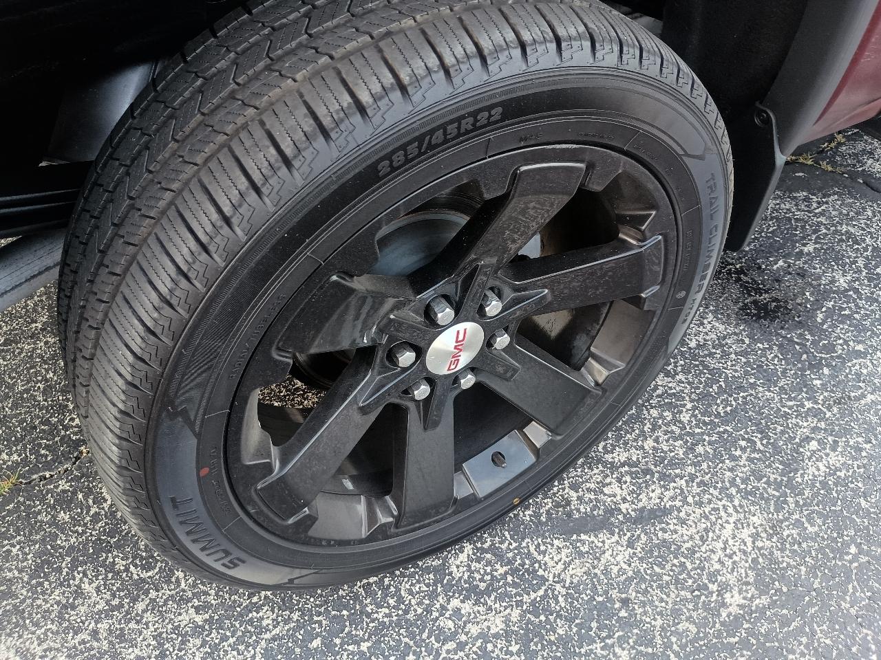 GMC Sierra 1500 4WD Crew Cab 143.5" Denali 2016