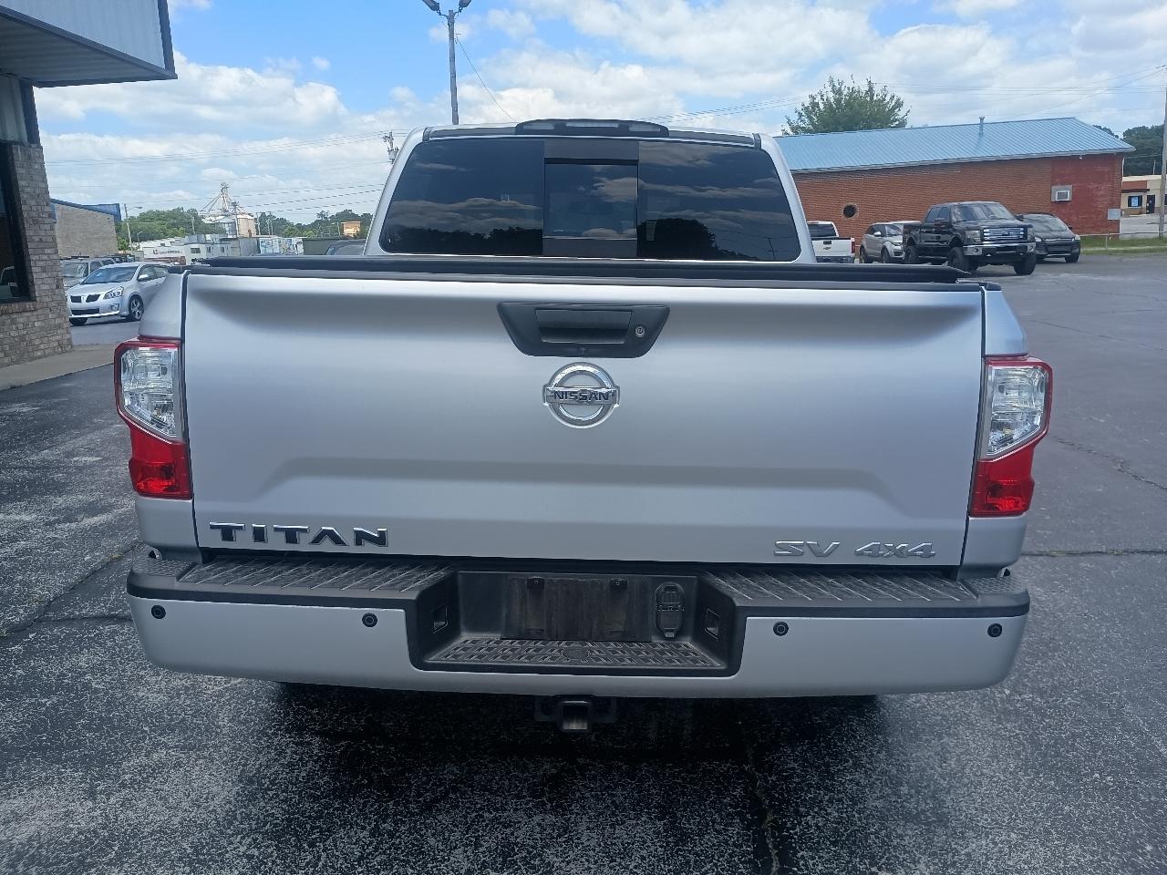 Nissan Titan 4x4 Crew Cab SV 2017