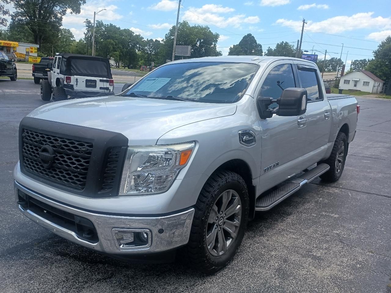 Nissan Titan 4x4 Crew Cab SV 2017