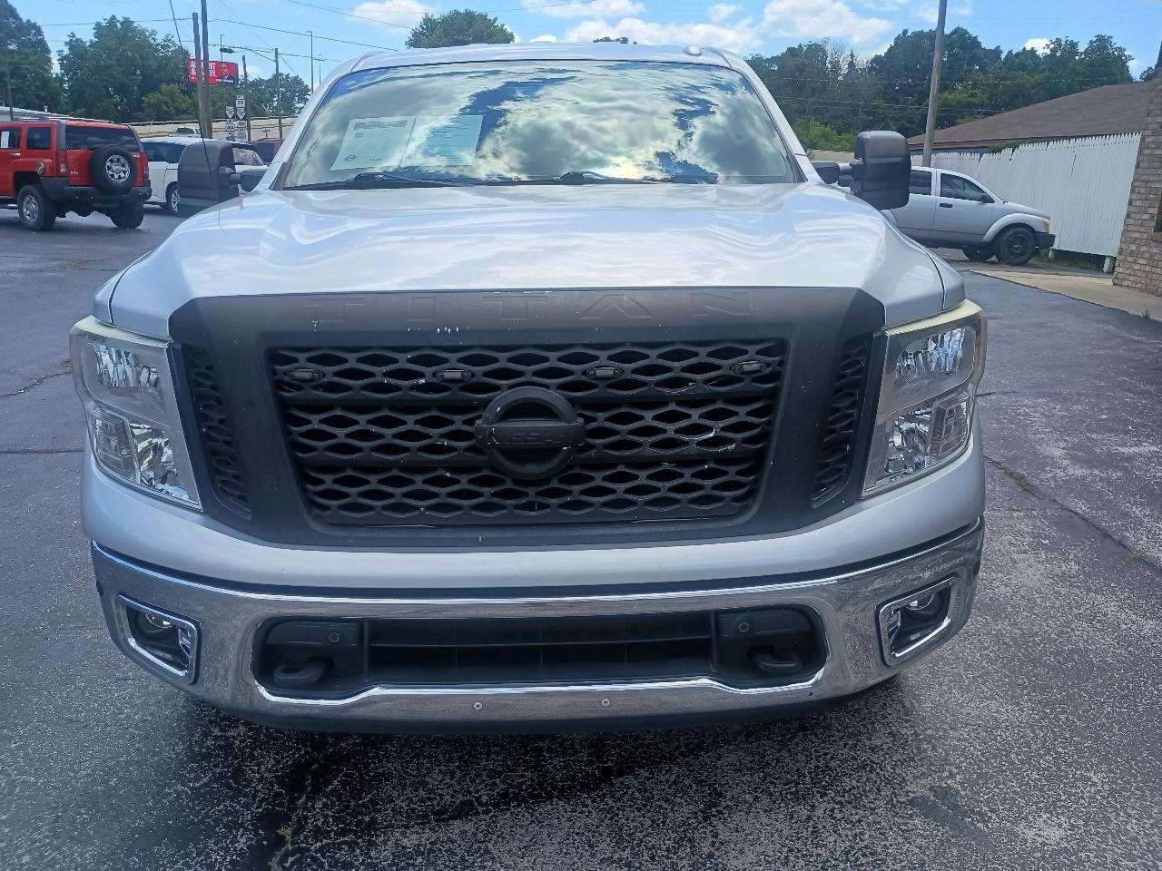 Nissan Titan 4x4 Crew Cab SV 2017