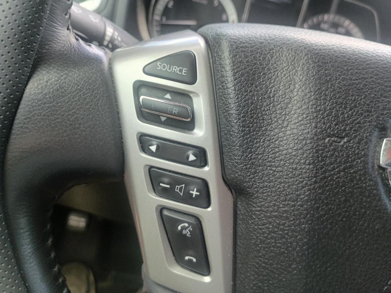 Nissan Titan 4x4 Crew Cab SV 2017