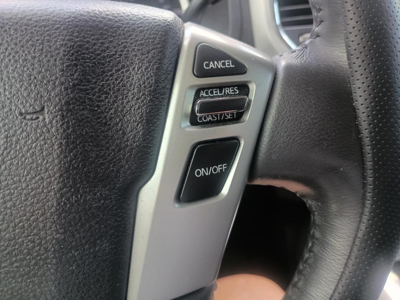 Nissan Titan 4x4 Crew Cab SV 2017
