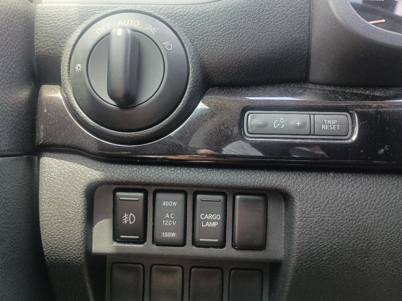 Nissan Titan 4x4 Crew Cab SV 2017