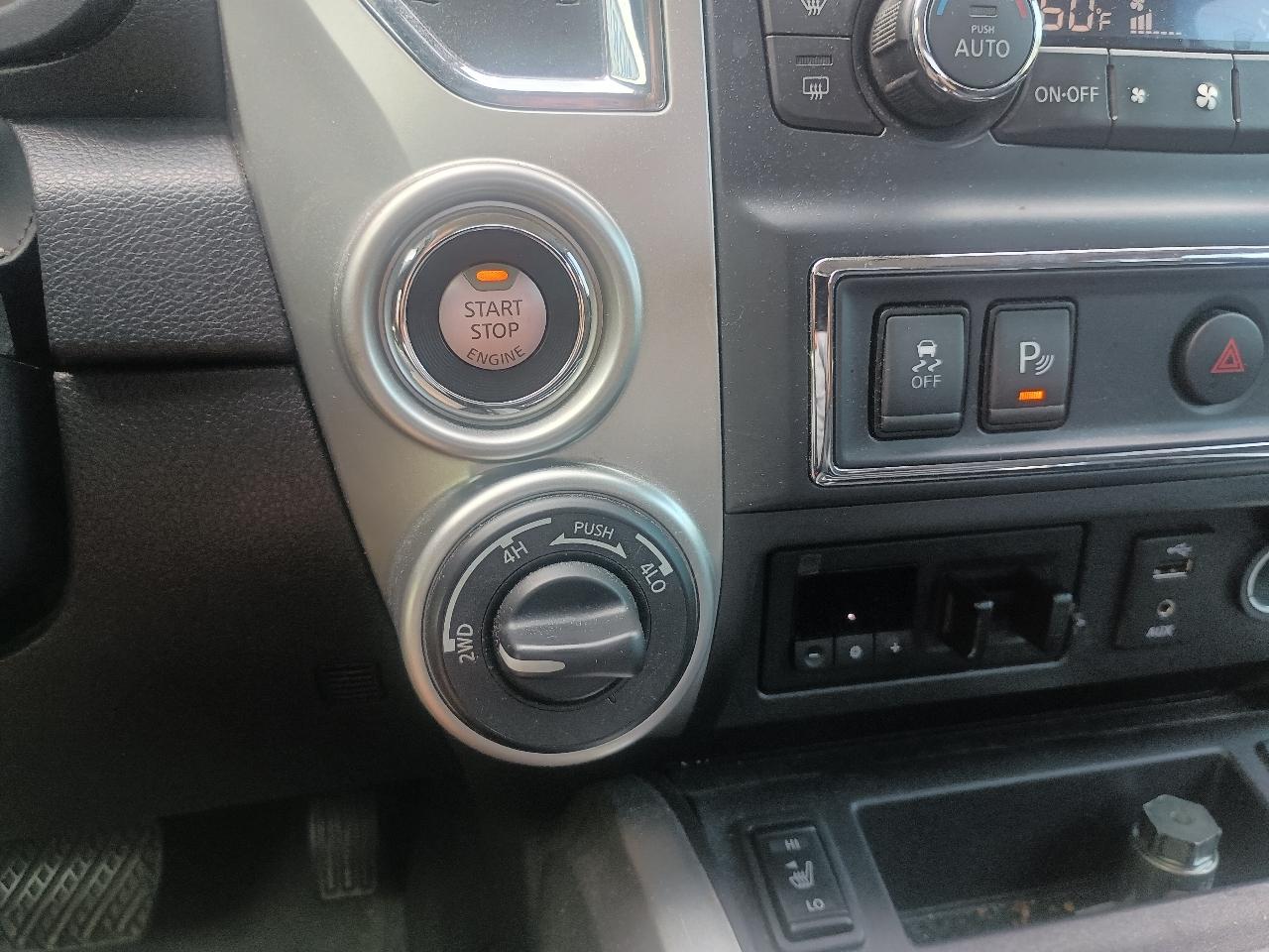 Nissan Titan 4x4 Crew Cab SV 2017