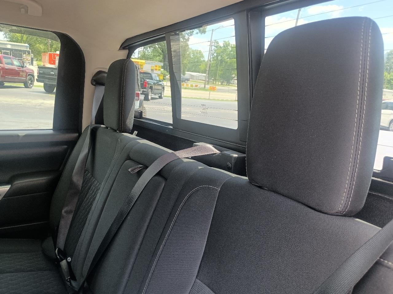 Nissan Titan 4x4 Crew Cab SV 2017