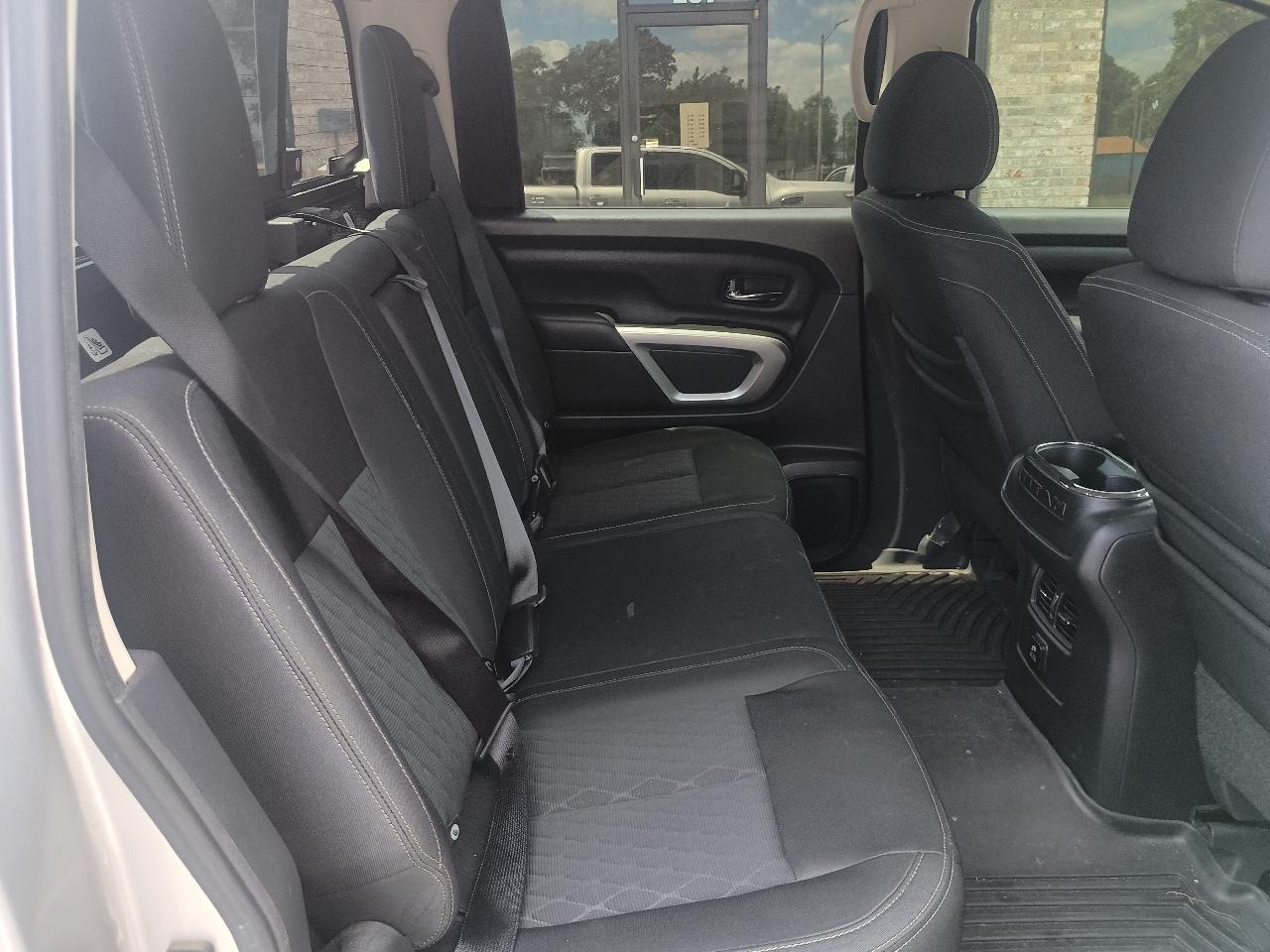 Nissan Titan 4x4 Crew Cab SV 2017