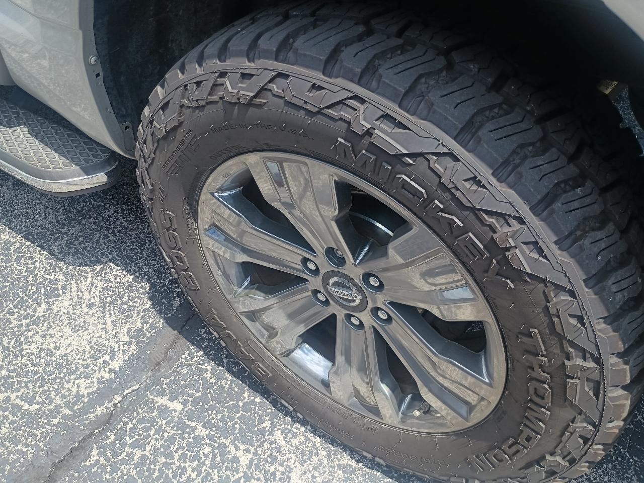 Nissan Titan 4x4 Crew Cab SV 2017