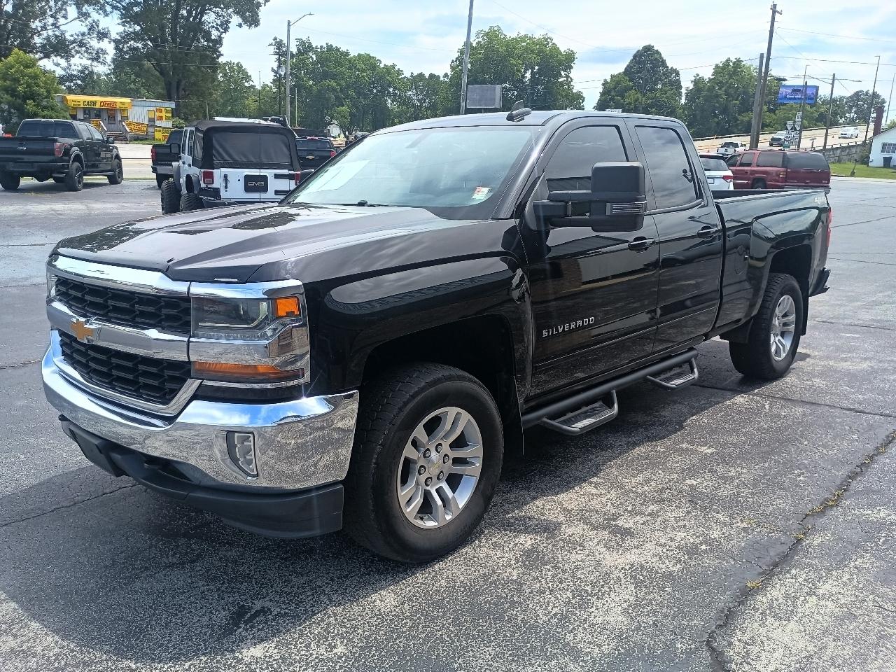 Chevrolet Silverado 1500 4WD Double Cab 143.5" LT w/1LT 2017