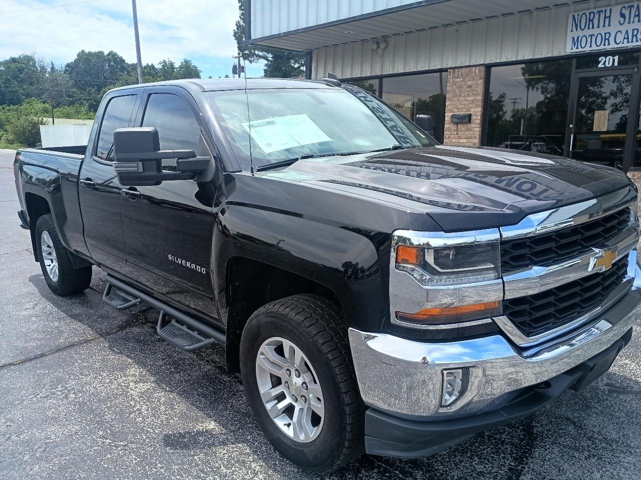 Chevrolet Silverado 1500 4WD Double Cab 143.5" LT w/1LT 2017