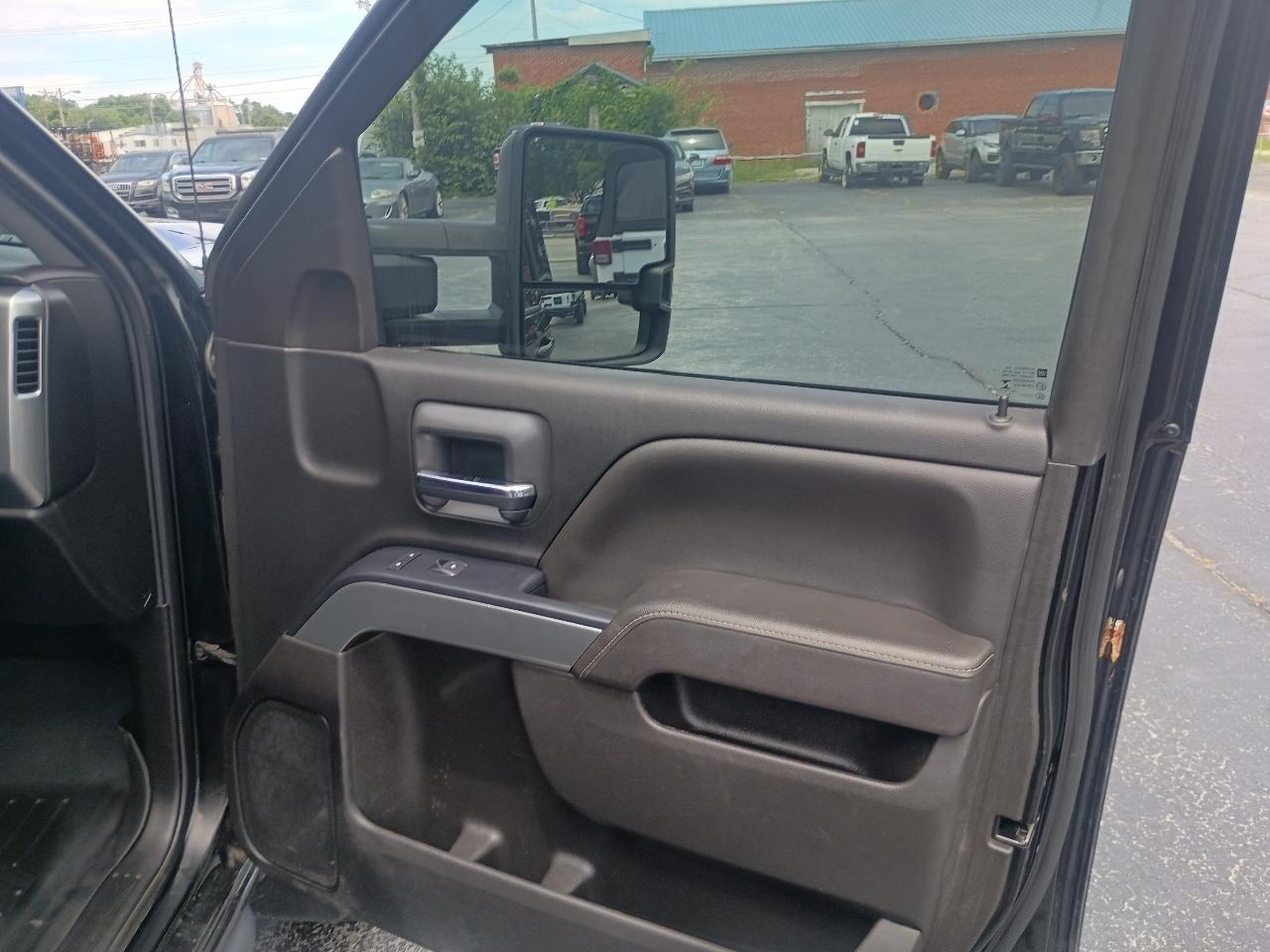 Chevrolet Silverado 1500 4WD Double Cab 143.5" LT w/1LT 2017