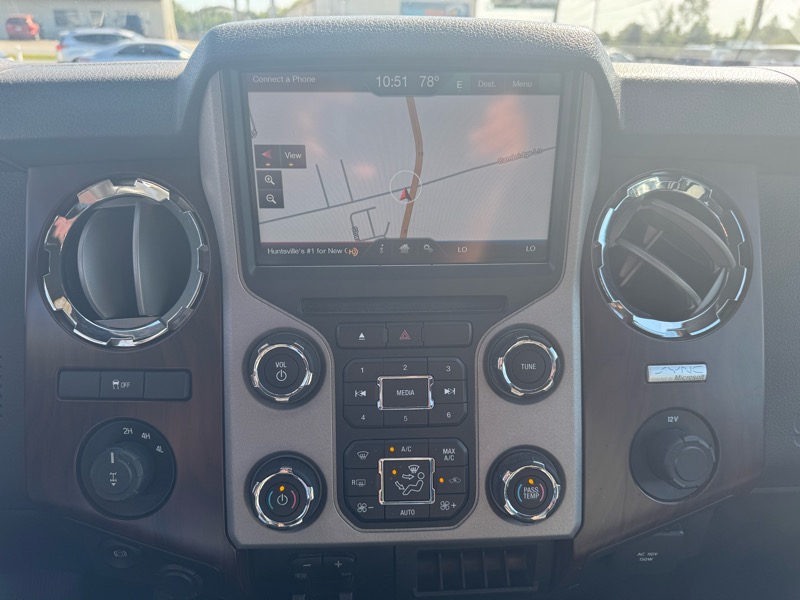 2015 Ford F-250 Lariat photo 17