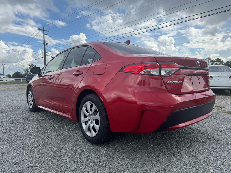 2021 Toyota Corolla LE photo 2