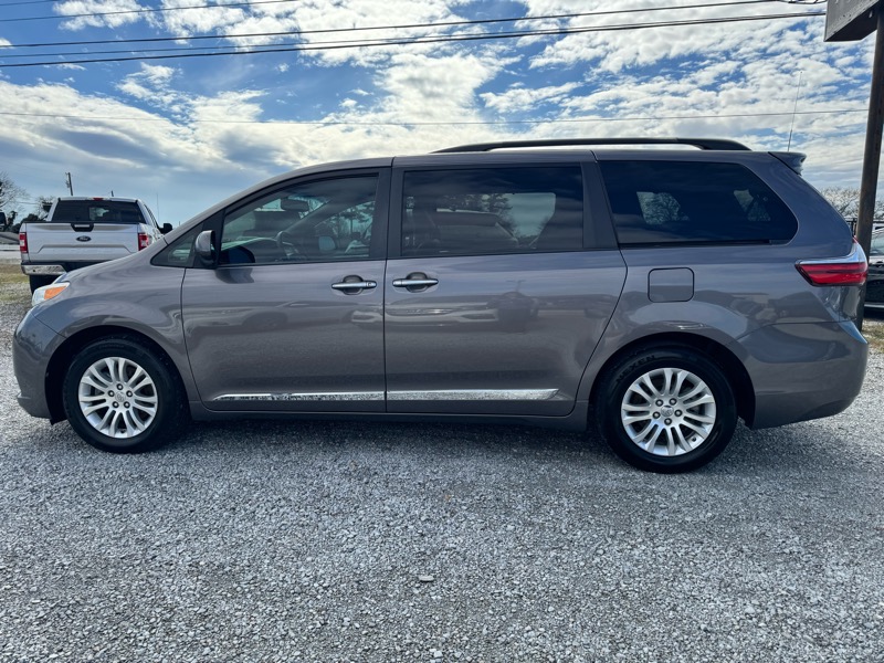 Toyota Sienna Limited Premium 7-Passenger 2017