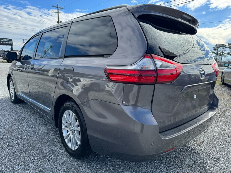 Toyota Sienna Limited Premium 7-Passenger 2017