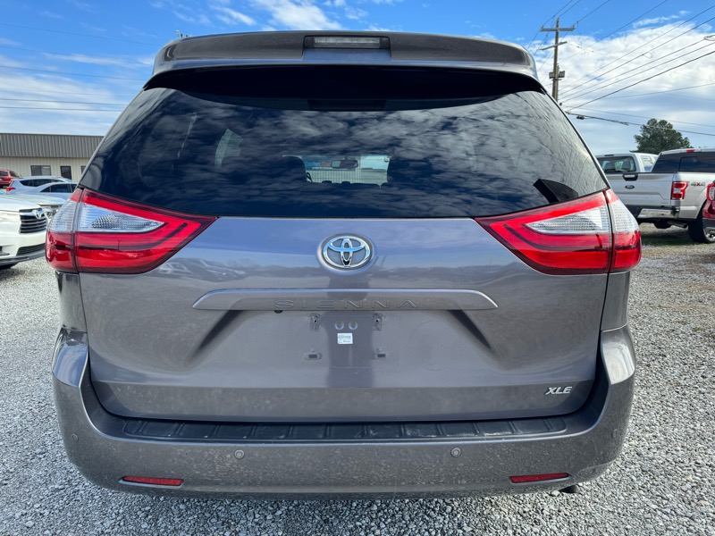 Toyota Sienna Limited Premium 7-Passenger 2017