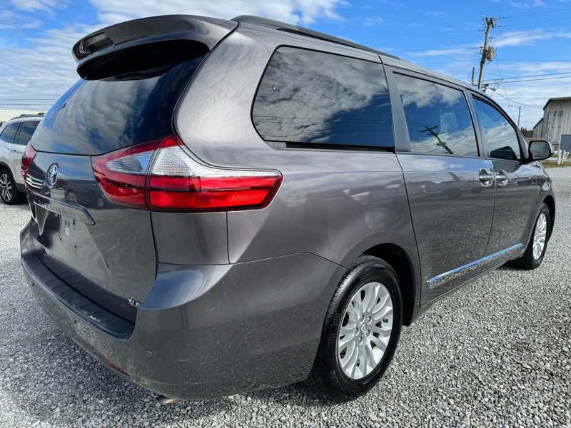 Toyota Sienna Limited Premium 7-Passenger 2017